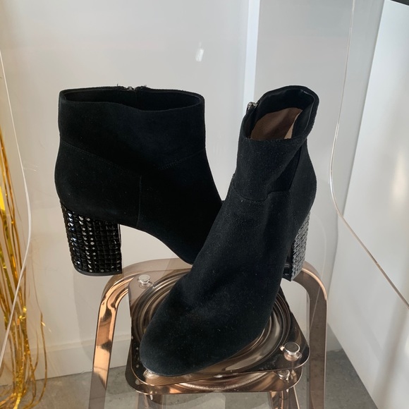 BLACK FAUX SUEDE BOOTIES - Picture 1 of 4